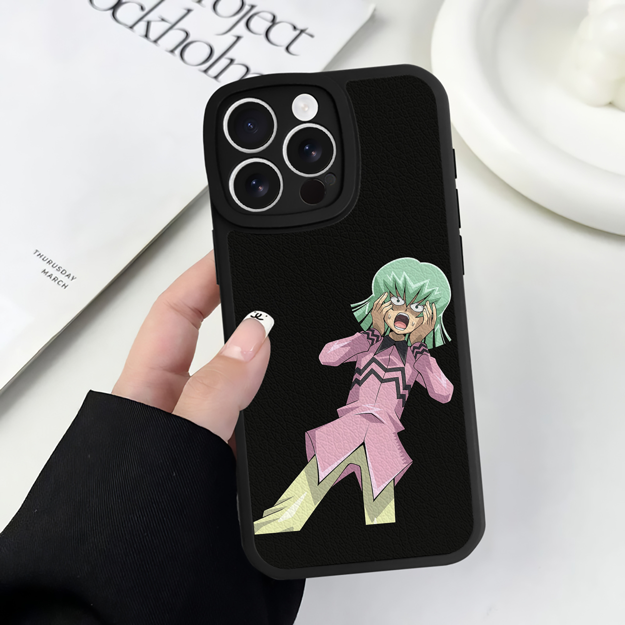 （画像用） 遊☆戯☆王 Yu-Gi-Oh! 【iPhone 16シリーズ対応】シリコンスマホケース（レザー調） 材質：シリコン